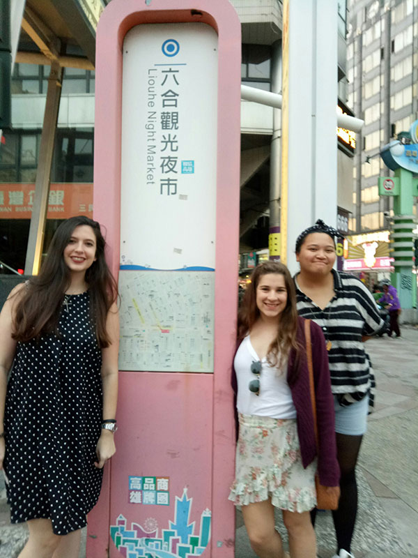 Liuhe night market