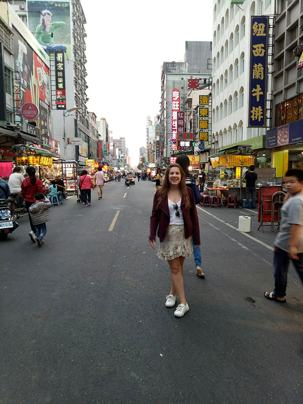 Liuhe night market