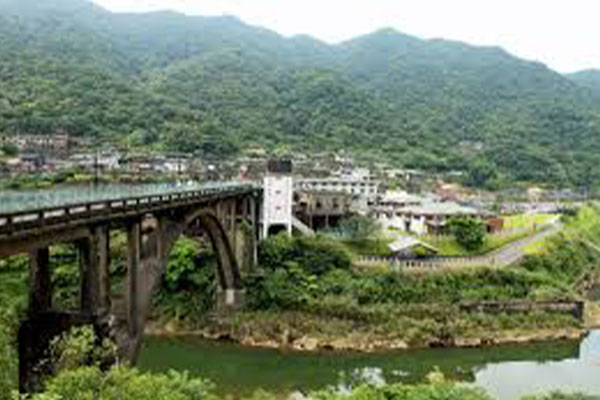 Keelung River in Houtong