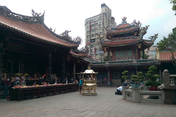 Lungshan Temple