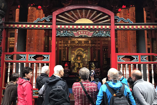 Group in Longshan Temple
