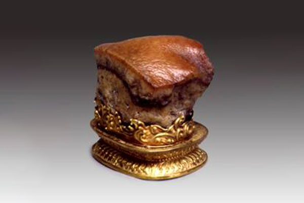 Meat-shaped stone